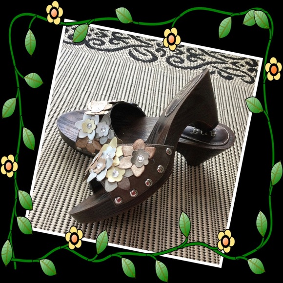 None Shoes - 😍 a.n.a. Leather Gem Brown Vintage Clog Sandals🌺